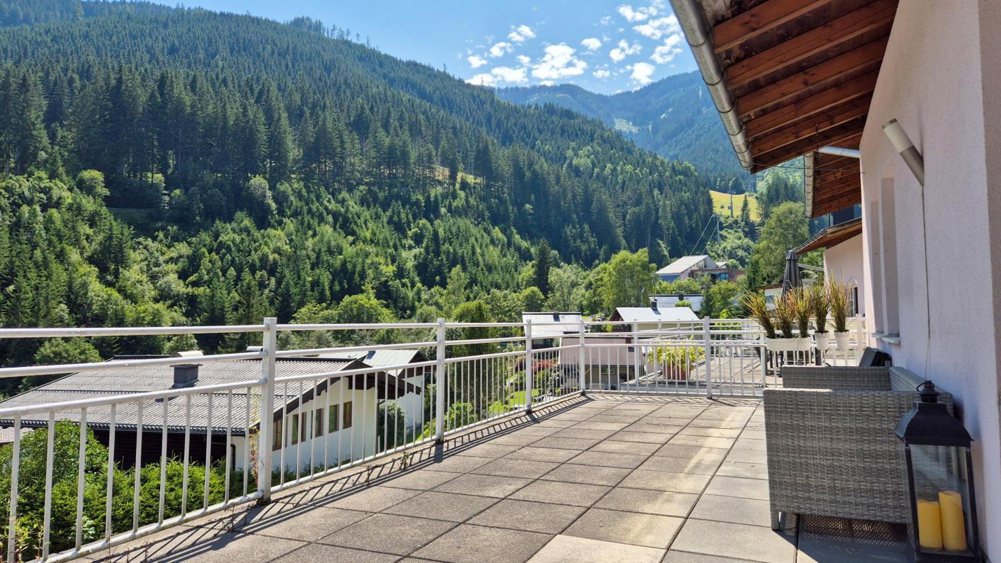 Summer & Winter Fun By In One Zell am See